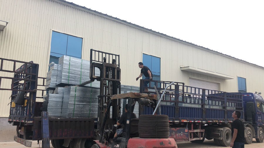 熱鍍鋅鋼格柵踏步板 熱鍍鋅鋼格柵踏步板