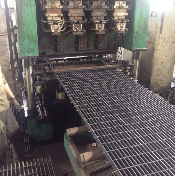 電鍍鋅網格板 電鍍鋅網格板